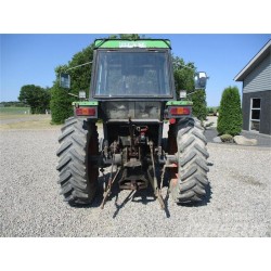 DEUTZ-FAHR D 6806 - Luna trasera