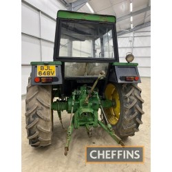 JOHN DEERE 1830 - Luna trasera