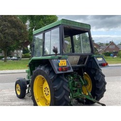 JOHN DEERE 820 - Luna trasera