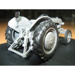 1:50 FORD FERGUSON 9N  1942 1:43