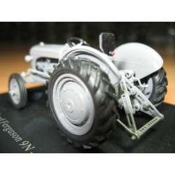 1:50 FORD FERGUSON 9N  1942 1:43