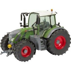 FENDT 724 VARIO verde.