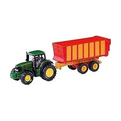 JOHN DEERE con remolque de ensilado.
