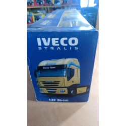 1:32 NEW HOLLAND T7070 en góndola